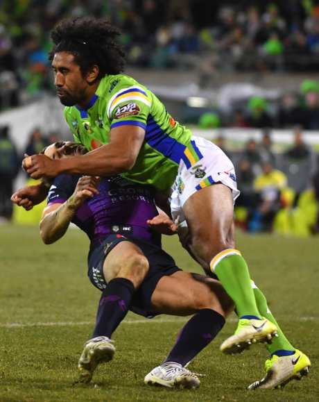 sia-soliola-billy-slater-tackle-tall